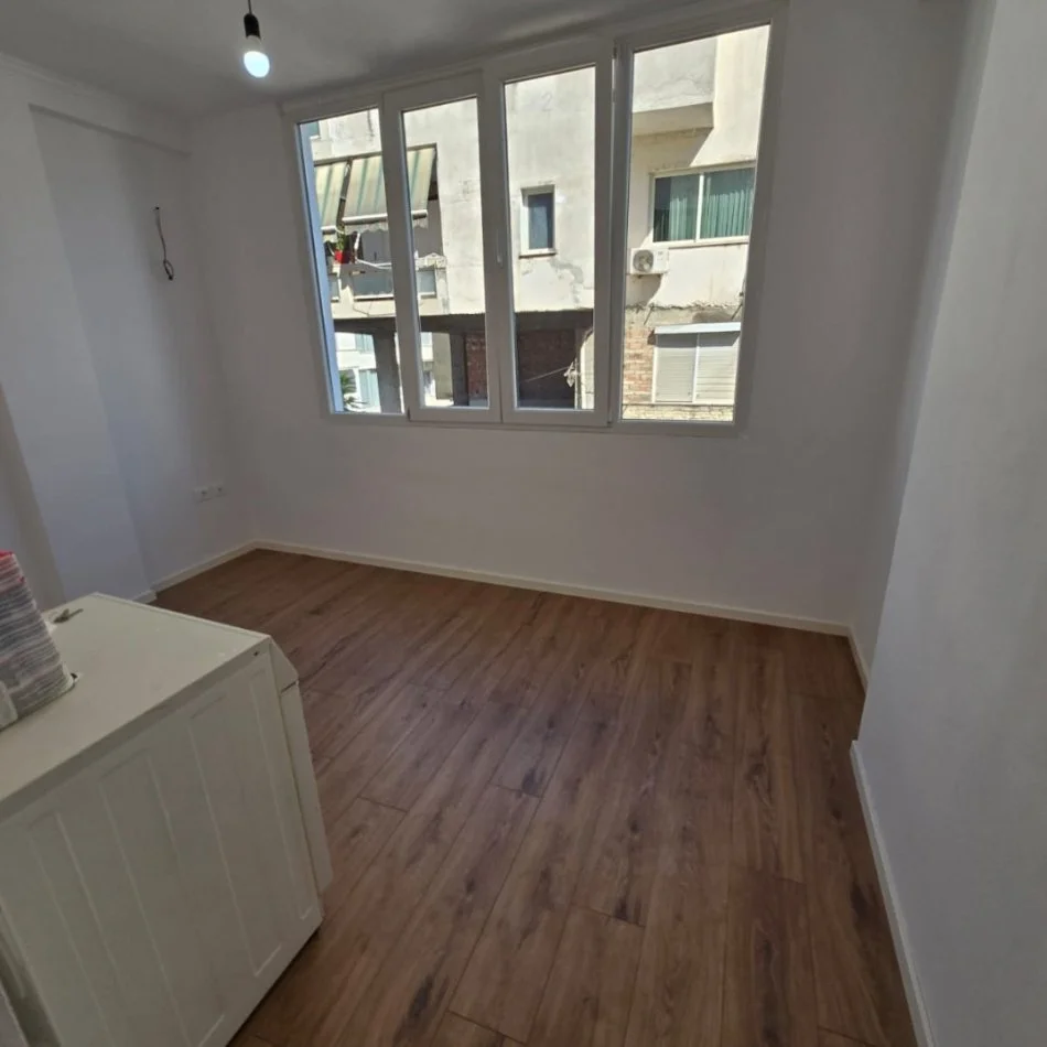 Tirane, shitet apartament 2+1 Kati 3, 72 m² 160.000 € (RRUGA E ELBASANIT , TIRANE)