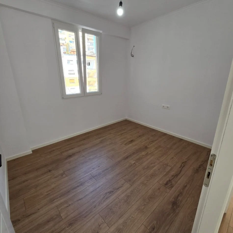 Tirane, shitet apartament 2+1 Kati 3, 72 m² 160.000 € (RRUGA E ELBASANIT , TIRANE)