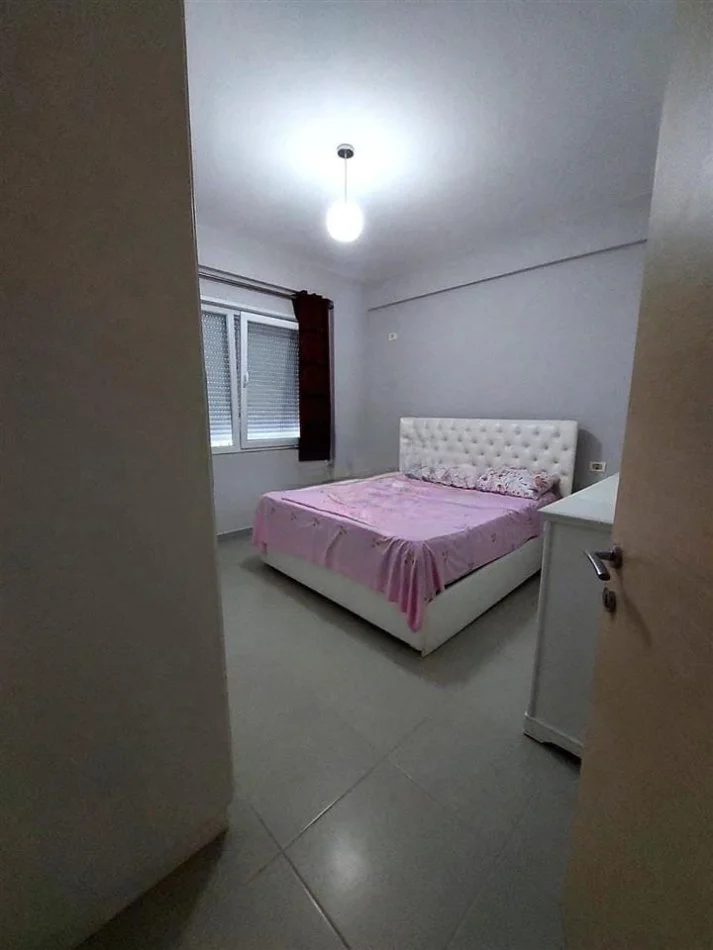 Tirane, jepet me qera apartament 2+1 Kati 3, 120 m² 500 € (Kopshti Botanik)