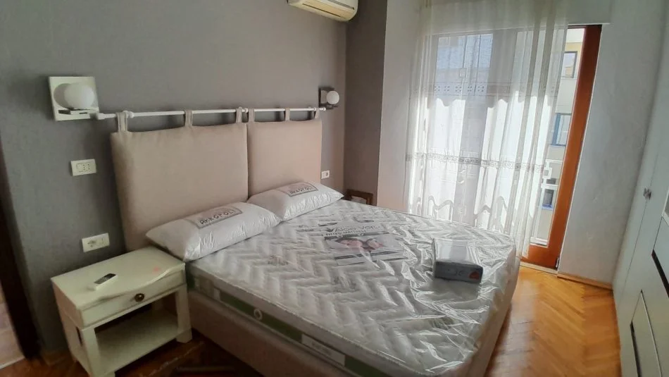 Tirane, Apartament 1+1 me qira  Kati 6, 73 m² 580 € (Myslym Shyri)