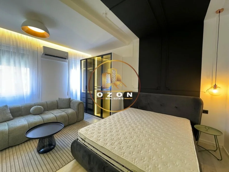 Gasoniere moderne për shitje tek Komuna e Parisit, pranë Kompleksit Olimpik !