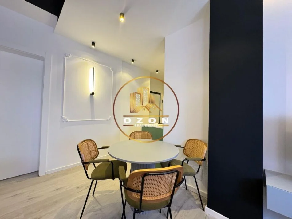 Gasoniere moderne për shitje tek Komuna e Parisit, pranë Kompleksit Olimpik !