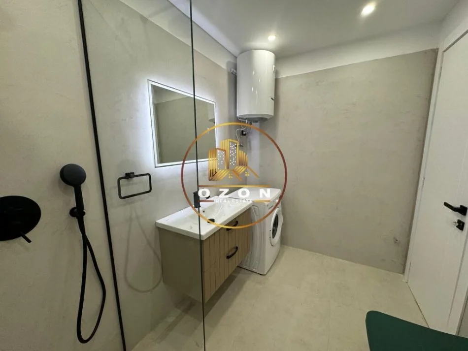 Gasoniere moderne për shitje tek Komuna e Parisit, pranë Kompleksit Olimpik !