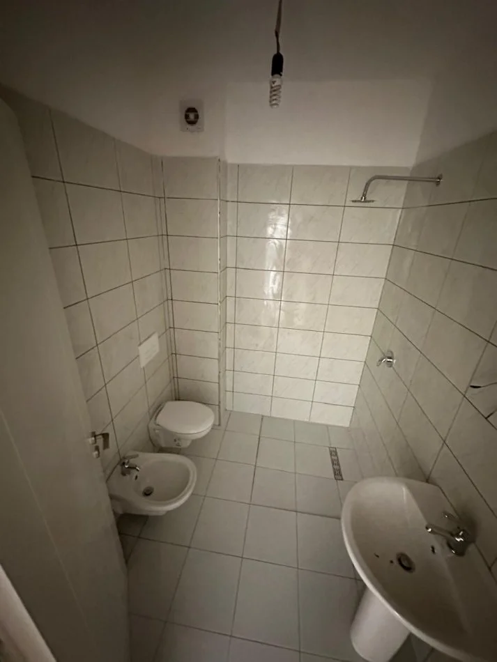 Tirane, shitet apartament 2+1 Kati 1, 90 m² 99.000 € (Fresk)