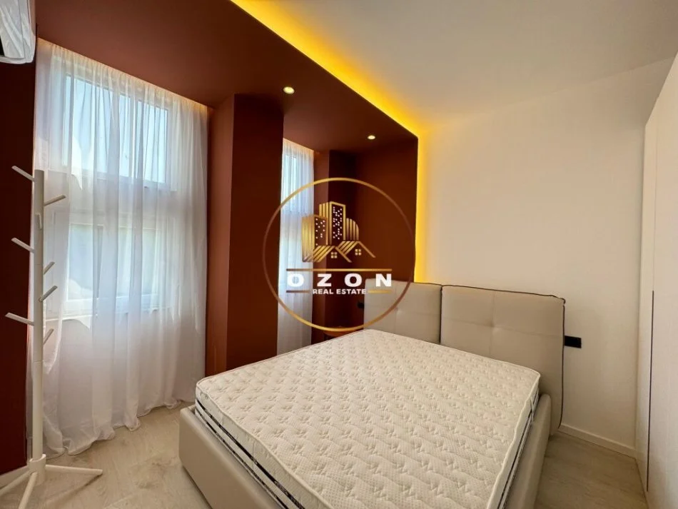 Apartament 1+1 në shitje me pamje fantastike te Kopshtit Botanik , Komuna e Parisit! 131.000 €