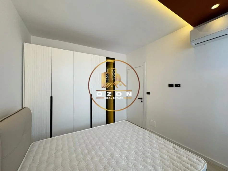 Apartament 1+1 në shitje me pamje fantastike te Kopshtit Botanik , Komuna e Parisit! 131.000 €