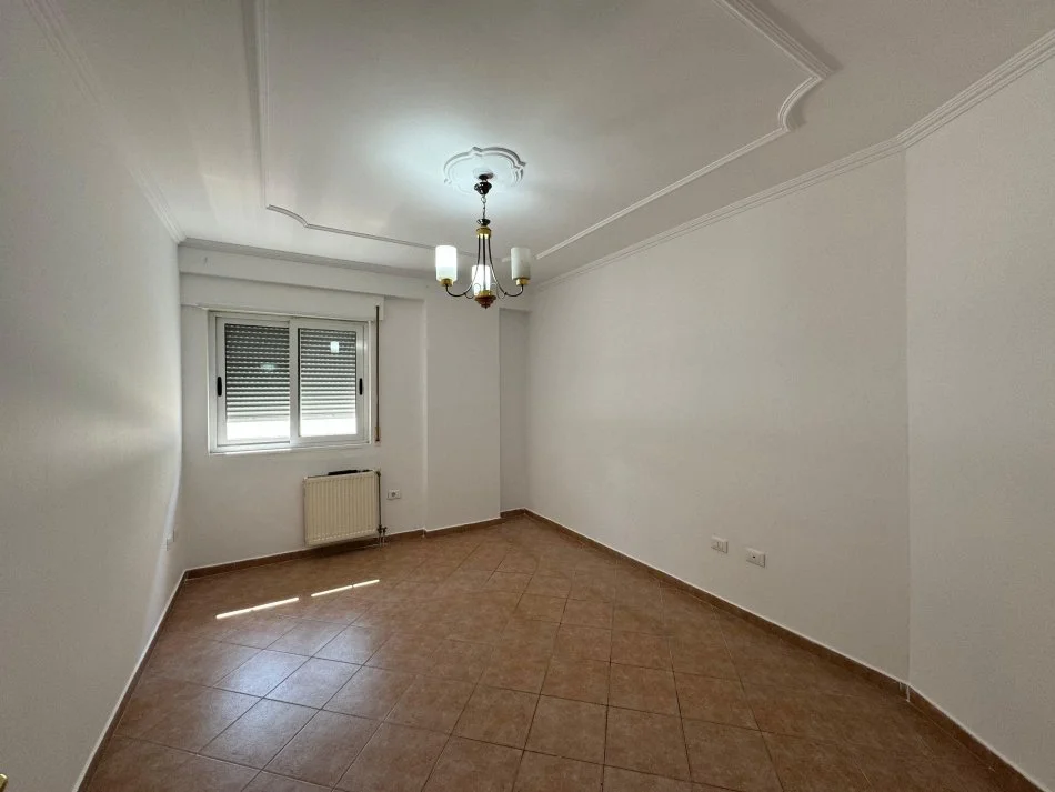 SHITET, APARTAMENT 2+1+2 & VERANDË, KOMPLEKSI KIKA 1, KOMUNA E PARISIT, TIRANË, 275,000 EURO