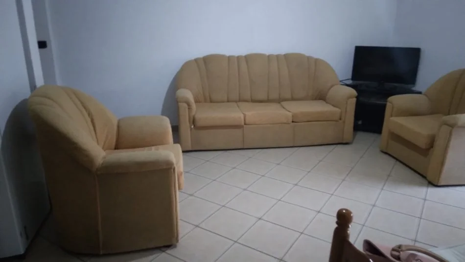 Tirane, Apartament 1+1 me qira Kati 3, 125 m² 49 000 ALL  (Rruga e Kavajes)