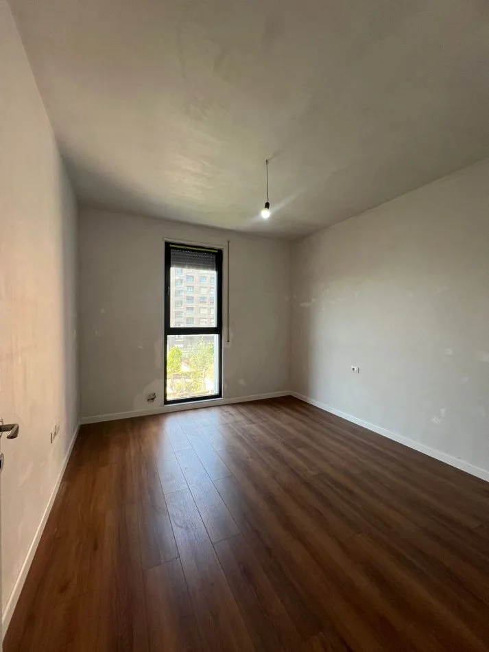 Tirane, shitet apartament 2+1+Ballkon Kati 2, 105 m² (rruga xhanfize keko)