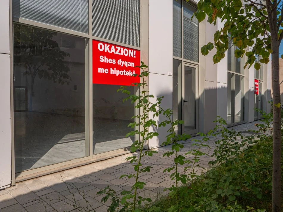 Tirane, shes dyqan Kati 1, 124 m² 124.000 € (Siri Kodra)