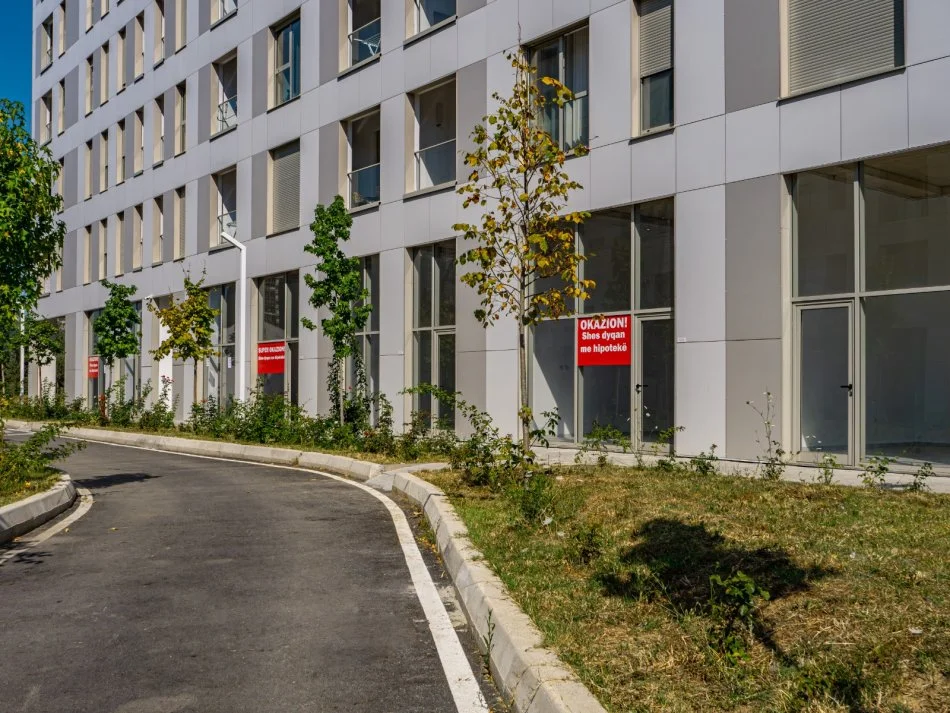 Tirane, shes dyqan Kati 1, 124 m² 124.000 € (Siri Kodra)