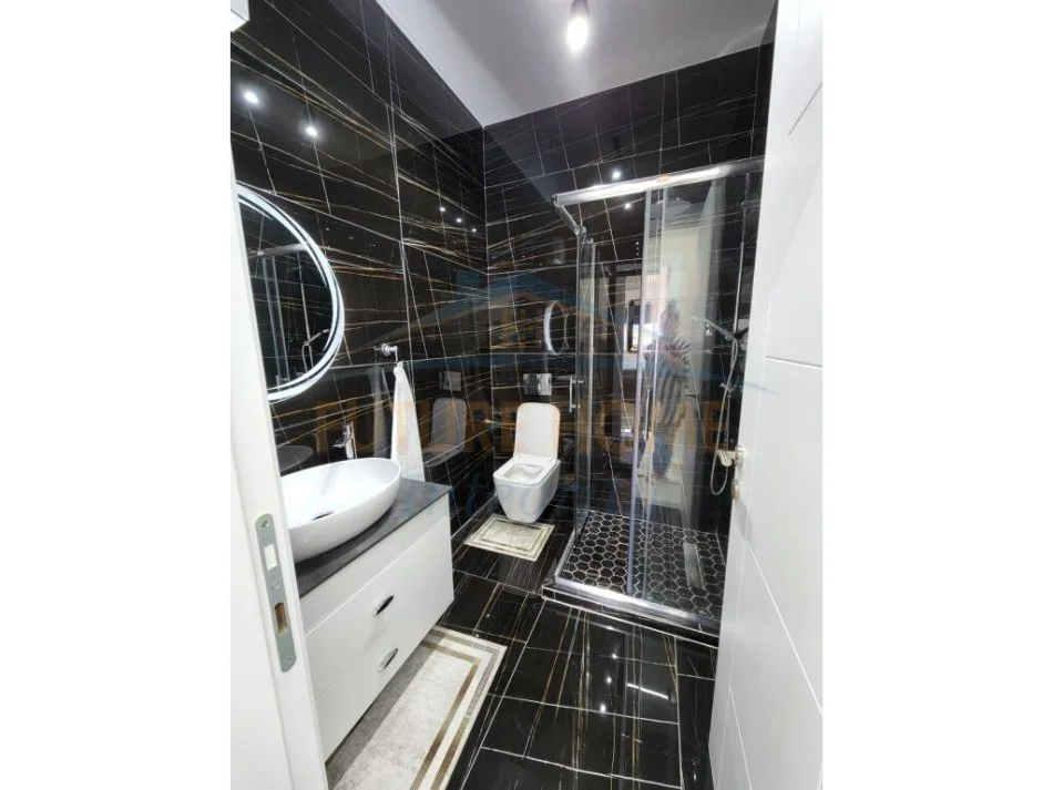 Tirane, shitet apartament 2+1 Kati 8, 105 m² 250.000 € (Ali Dem)