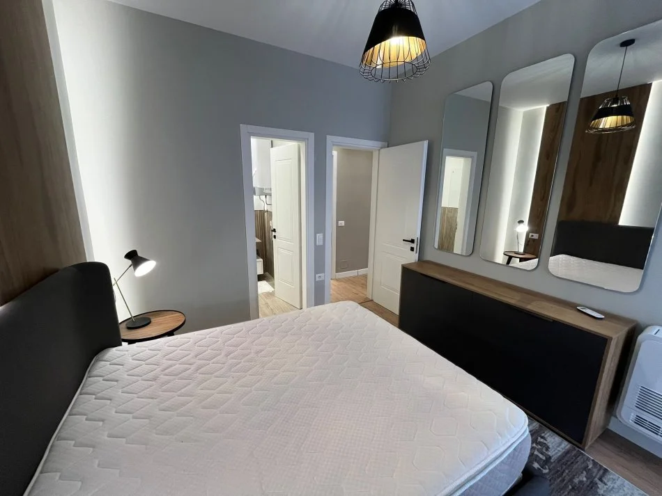 Tirane, shitet apartament 2+1 Kati 1, 119 m² 250.000 € (Kopshti Botanik)