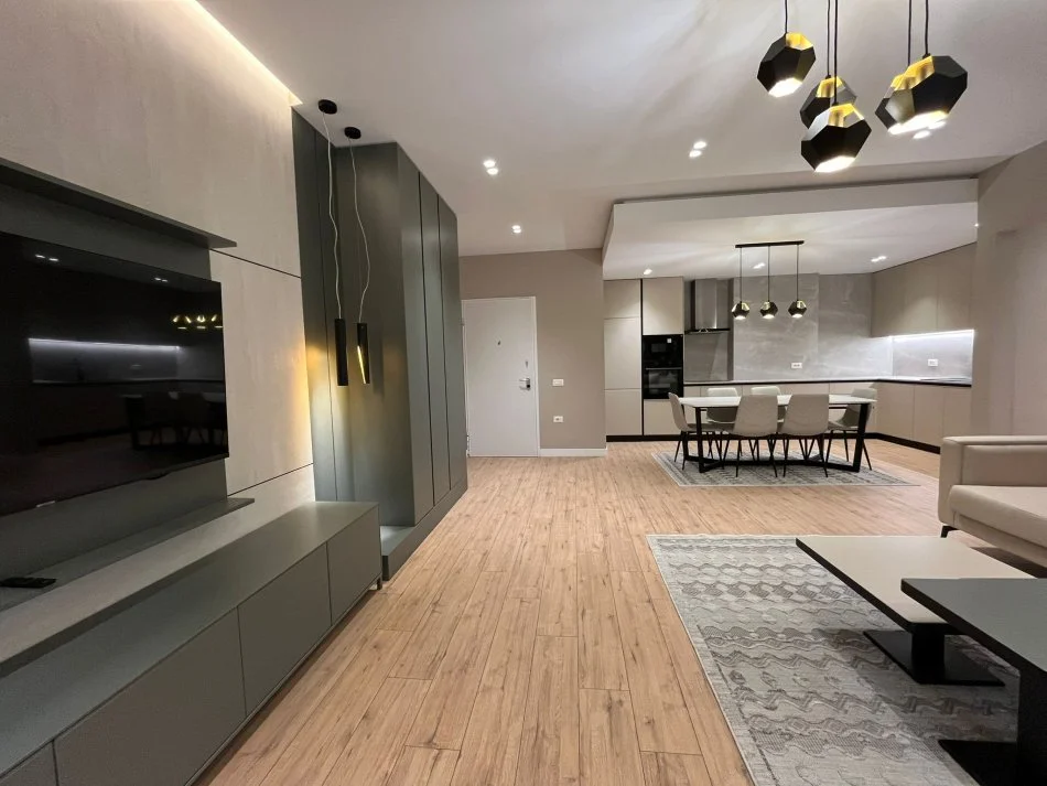 Tirane, shitet apartament 2+1 Kati 1, 115 m² 250.000 € (Kopshti Botanik)