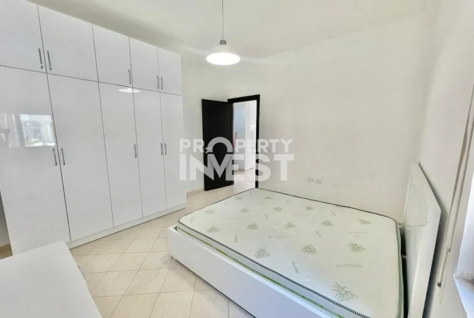 Tirane, jepet me qera apartament 1+1 Kati 2, 75 m² 300 € (Fresku)