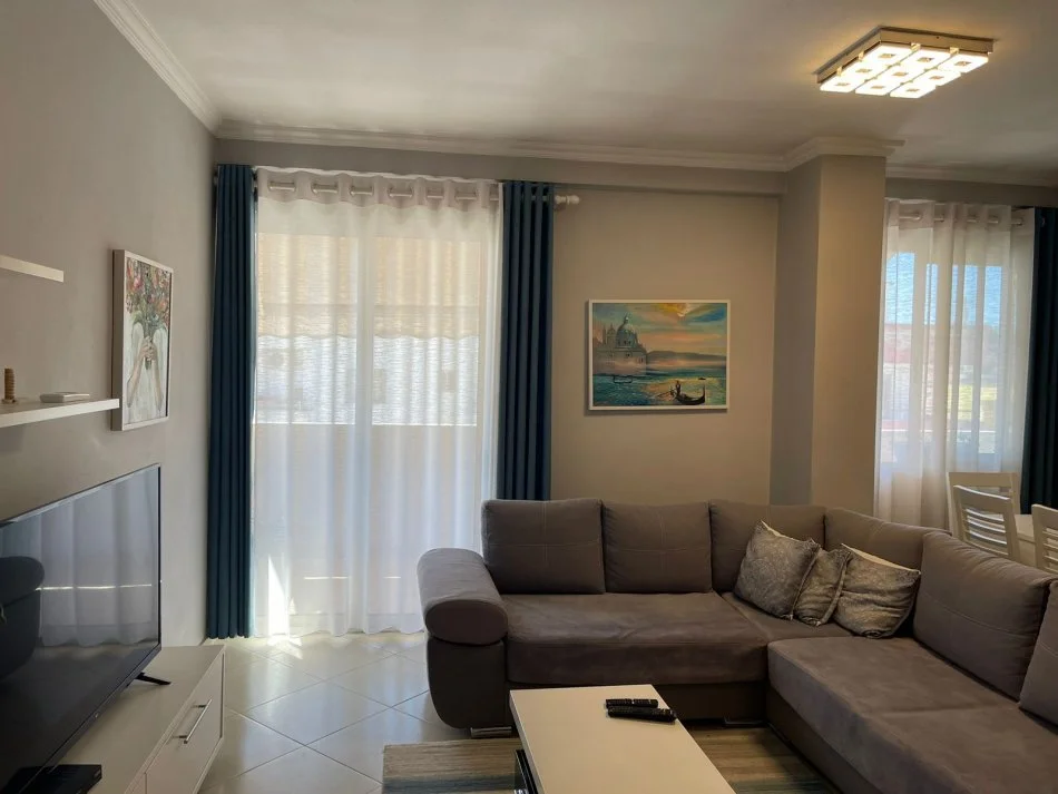 Tirane, jepet me qera apartament 2+1 Kati 7, 100 m² 500 € (Yzberisht)