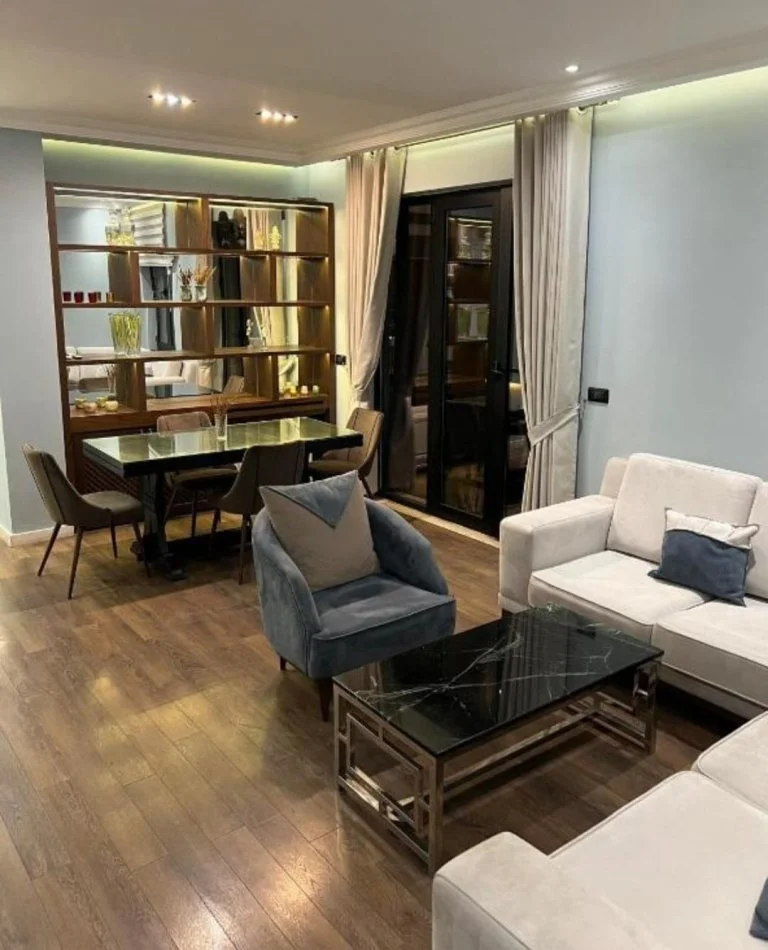 Tirane, jepet me qera apartament 2+1 Kati 8, 110 m² 1.500 € (Qender)