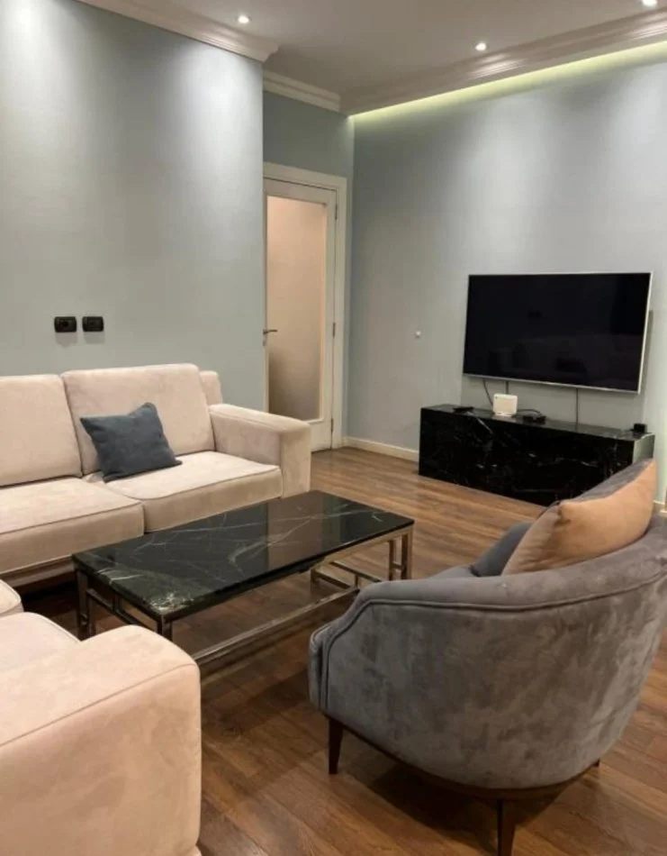 Tirane, jepet me qera apartament 2+1 Kati 8, 110 m² 1.500 € (Qender)