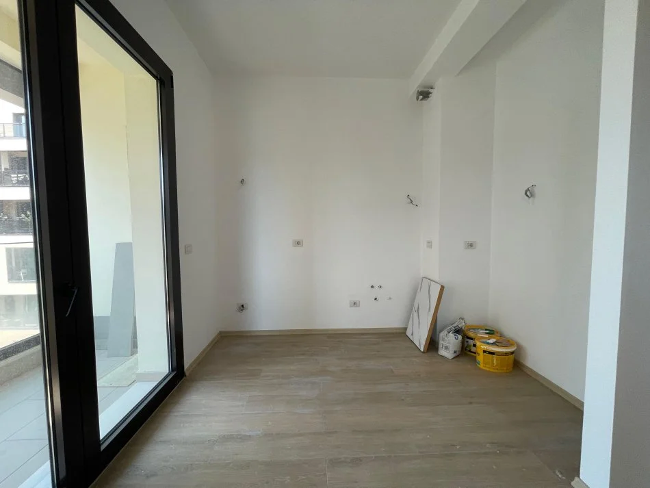 SHITET, APARTAMENT 2+1+2+2 POSTE PARKIMI, RRUGA E KOSOVARËVE, TIRANË