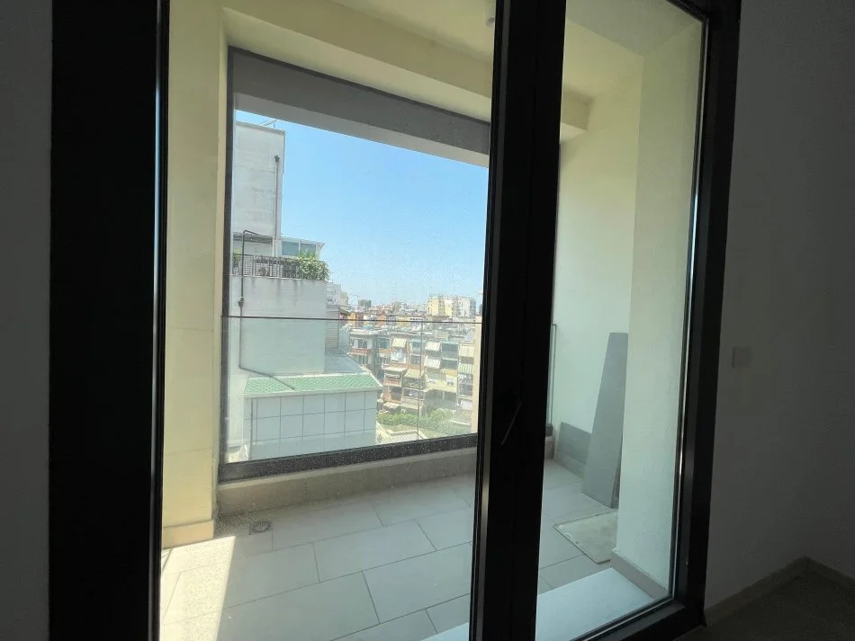 SHITET, APARTAMENT 2+1+2+2 POSTE PARKIMI, RRUGA E KOSOVARËVE, TIRANË