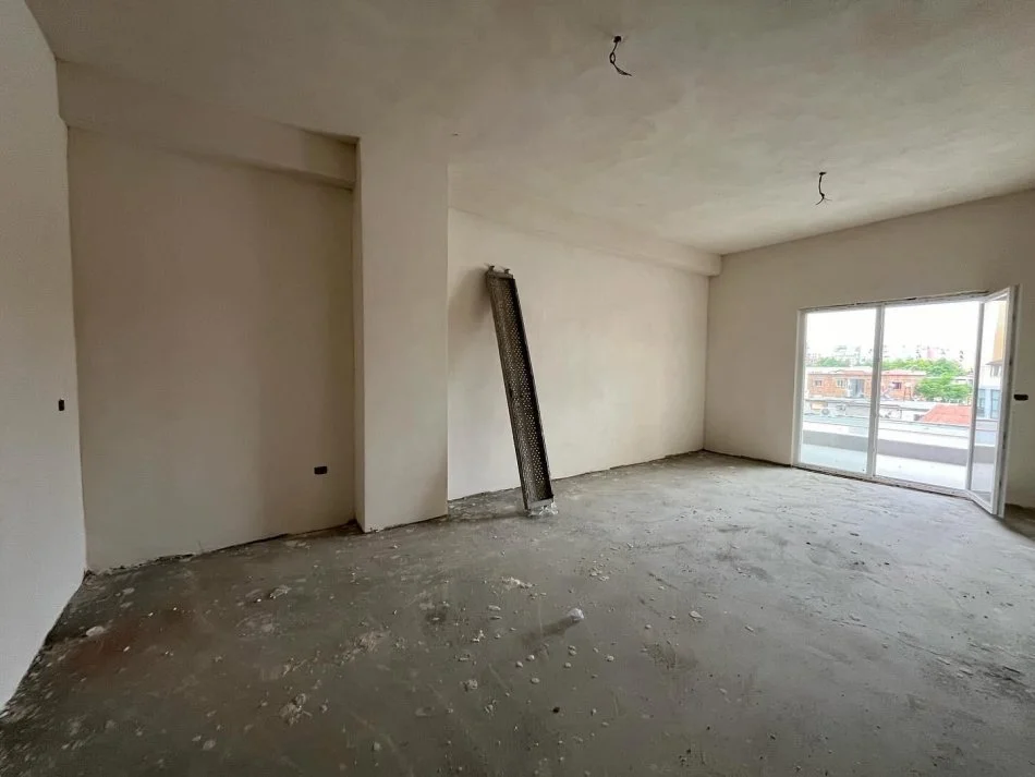 Tirane, shitet apartament 2+1 Kati 2, 117 m² 155.000 € (Kompleksi Aura ne Laprake)