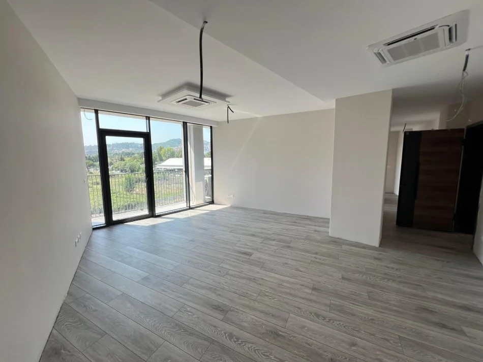 Tirane, jepet me qera apartament 2+1+Ballkon Kati 3, 121 m² 1.300 € (RRUGA E KOSOVAREVE)
