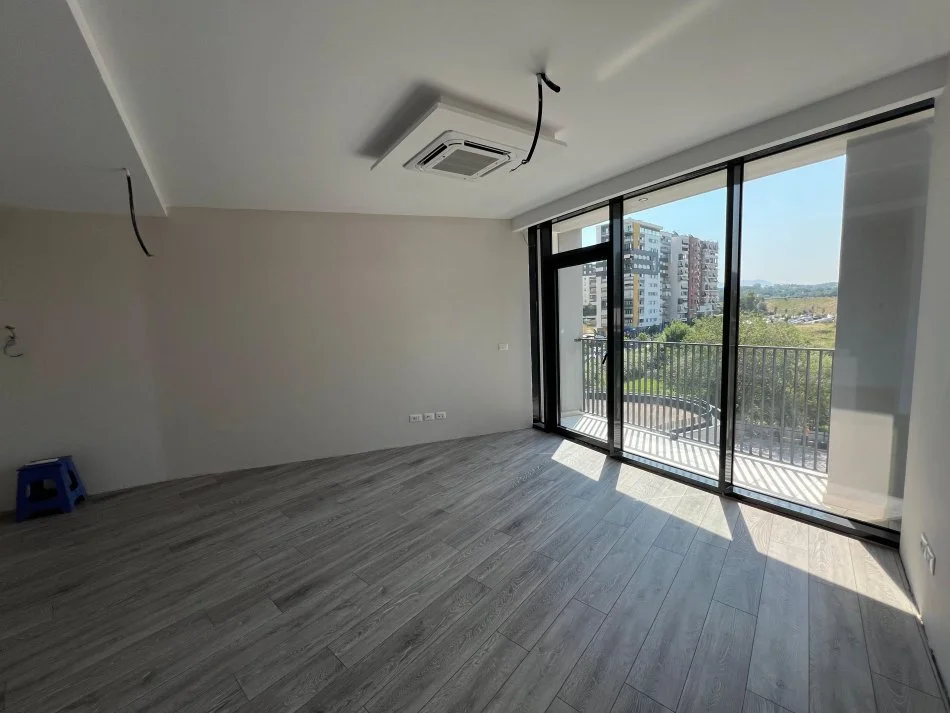 Tirane, jepet me qera apartament 2+1+Ballkon Kati 3, 121 m² 1.300 € (RRUGA E KOSOVAREVE)