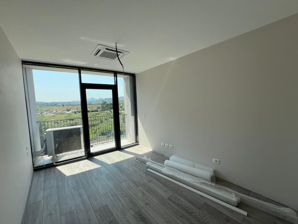Tirane, jepet me qera apartament 2+1+Ballkon Kati 3, 121 m² 1.300 € (RRUGA E KOSOVAREVE)
