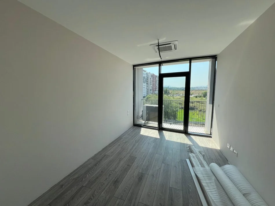Tirane, jepet me qera apartament 2+1+Ballkon Kati 3, 121 m² 1.300 € (RRUGA E KOSOVAREVE)