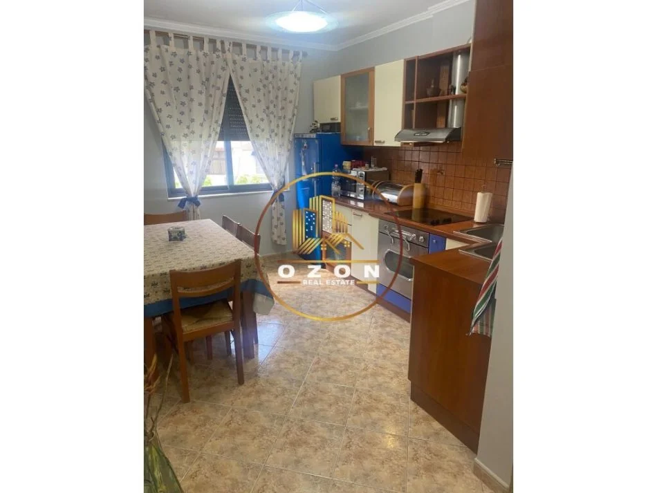 Apartament Me Qira 3+1 Në Rrugën Mine Peza!