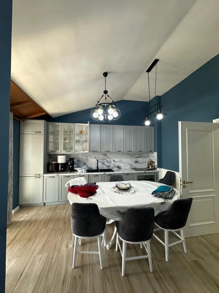 Tirane, jepet me qera apartament 1+1 Kati 5, 60 m² 450 € (Fresk)