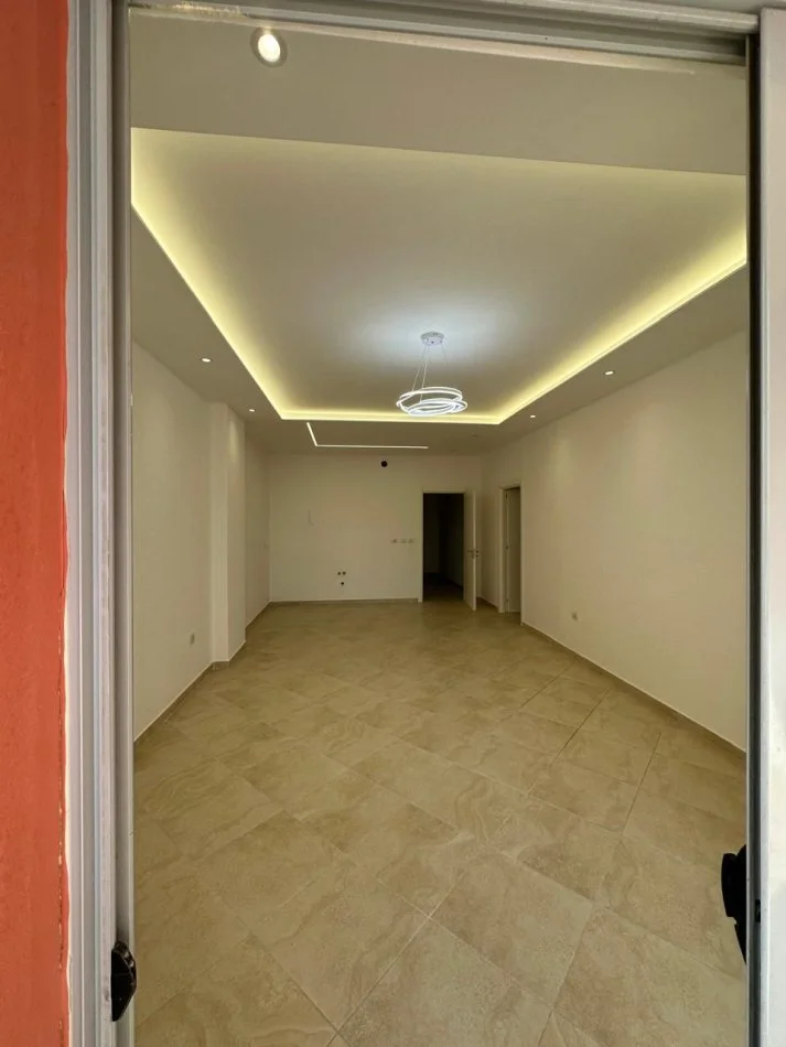 Tirane, shitet apartament 2+1 Kati 1, 130 m² 120.000 € (Fresk)
