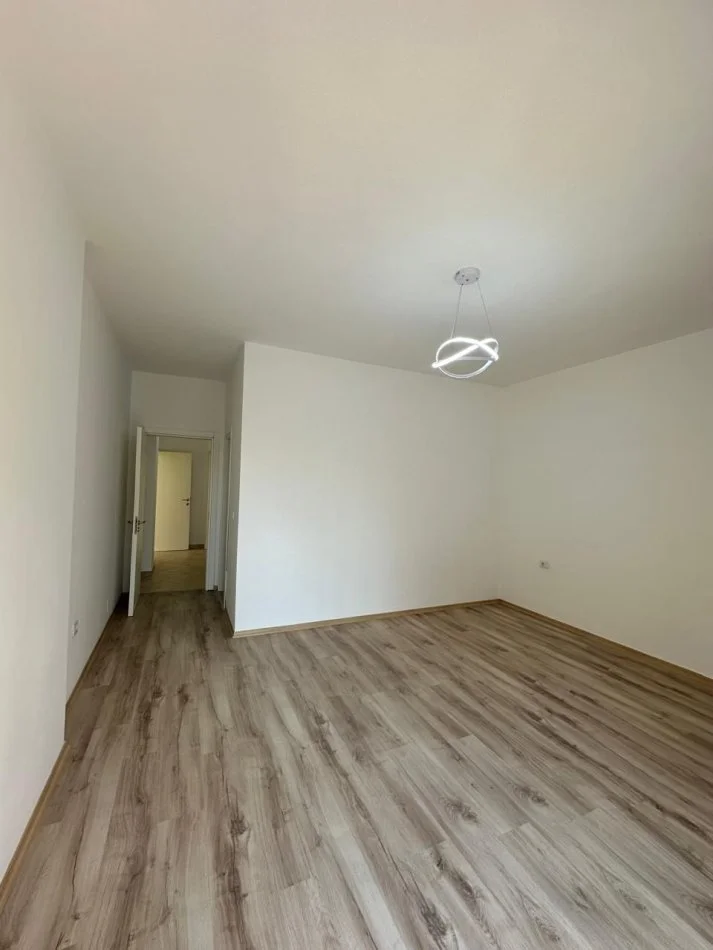 Tirane, shitet apartament 2+1 Kati 1, 130 m² 120.000 € (Fresk)