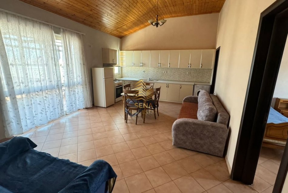 Tirane, jepet me qera apartament 2+1+Ballkon Kati 4, 100 m² 450 € (Rruga Sali Nivica)