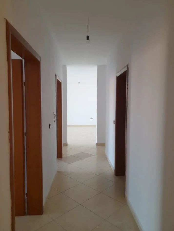 Tirane, shitet apartament 2+1 Kati 2, 83 m² 98.000 € (Rruga e Dajtit,Tiran)