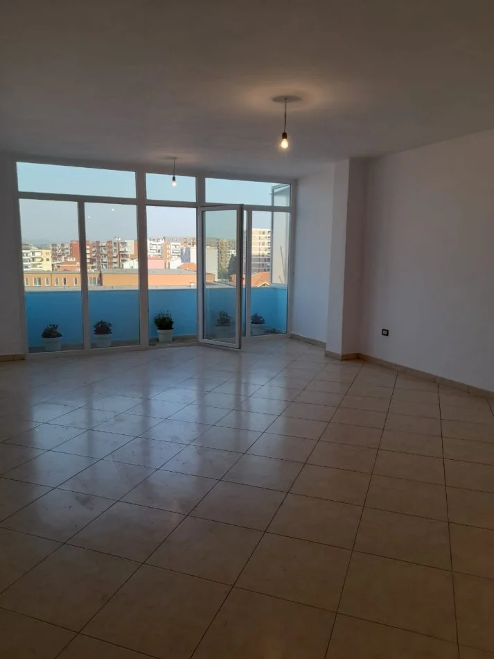 Tirane, shitet apartament 2+1 Kati 2, 83 m² 98.000 € (Rruga e Dajtit,Tiran)