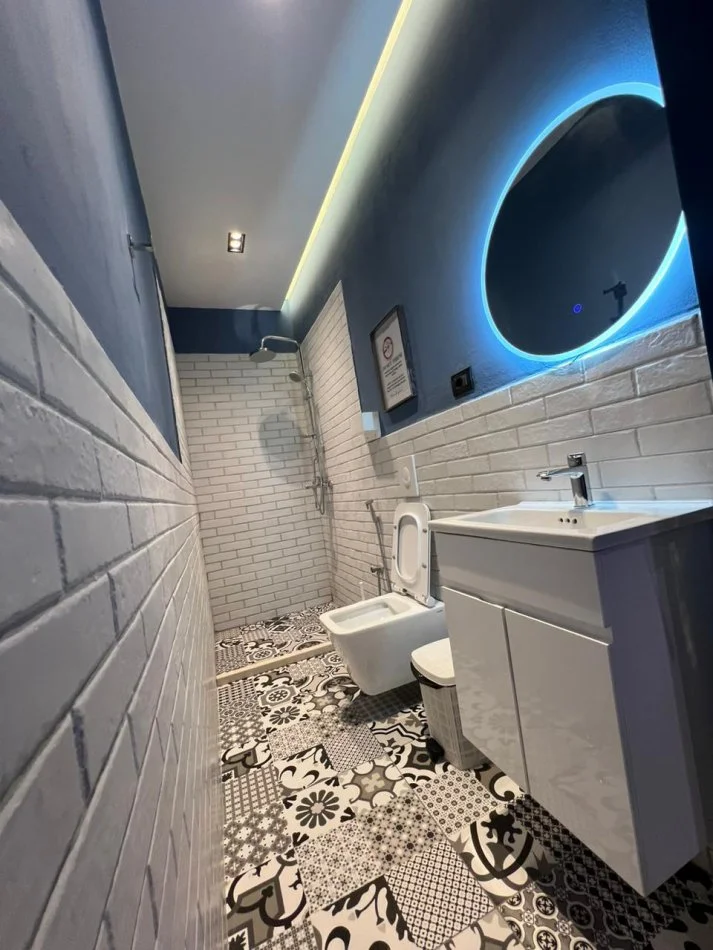 Tirane, shitet apartament 1+1 Kati 2, 60 m² 77.000 € (RRUGA E DAJTIT, ISH RESTORANT QESARAKE)