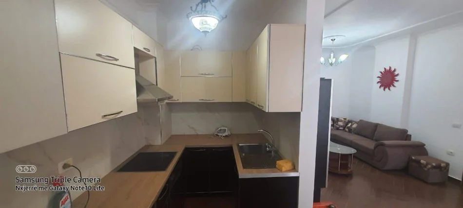 Tirane, shitet apartament 2+1 , 93 m² 114.000 € (Sokrat Miho)