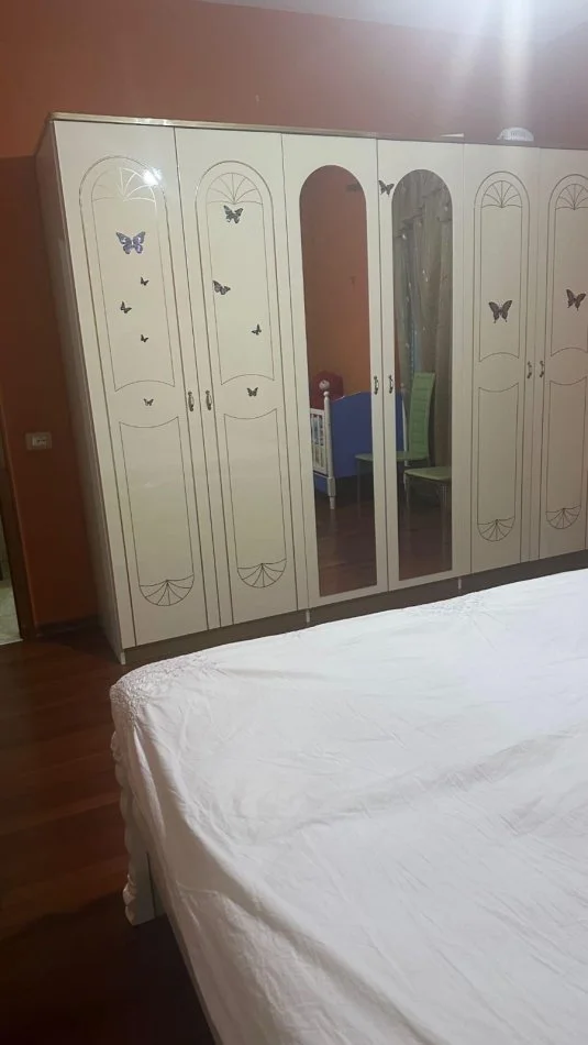 Tirane, jepet me qera shtepi 2+1 Kati 0, 120 m² 450 € (Ish Parku Autobusave)