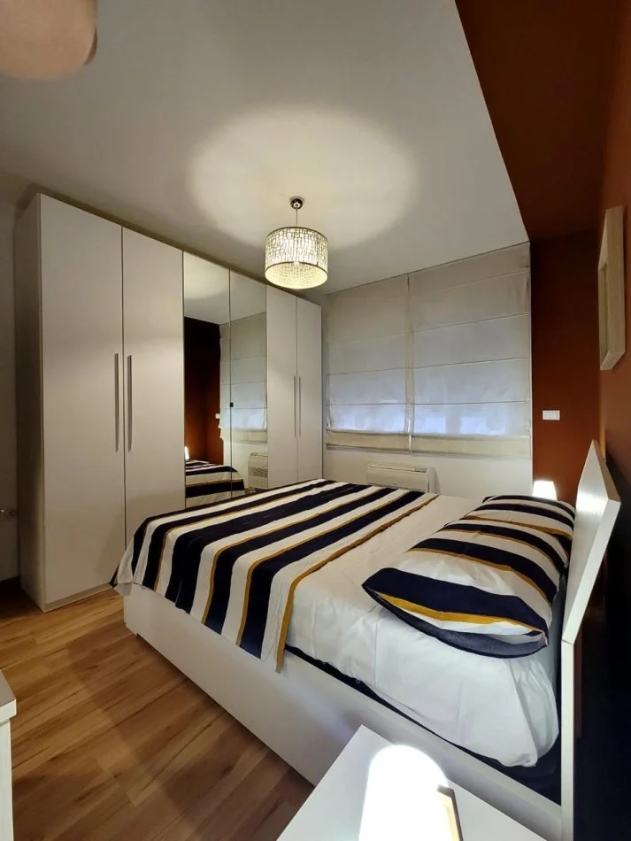 Tirane, jepet me qera apartament 2+1 Kati 6, 108 m² 1.300 € (Blloku)