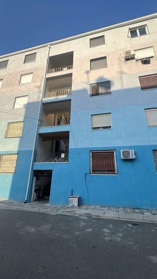 Durres, shitet apartament 1+1+Aneks Kati 2, 56 m² 60.000 € (Rruga "Jeta e Re", lagja 18, prane parkut te ri "VALA" tek Stadiumi)