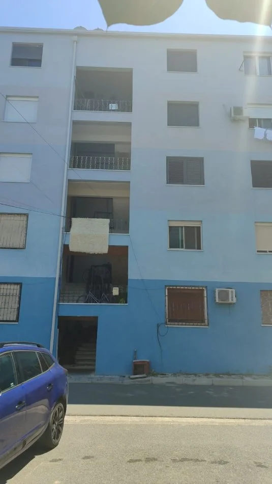 Durres, shitet apartament 1+1+Aneks Kati 2, 56 m² 60.000 € (Rruga "Jeta e Re", lagja 18, prane parkut te ri "VALA" tek Stadiumi)