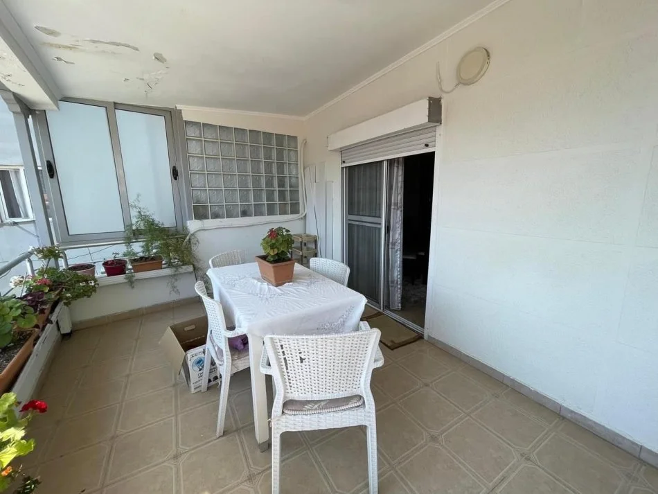 Tirane, shes apartament 1+1+Ballkon Kati 5, 76 m² 170.000 € (RRUGA E BARRIKADAVE)