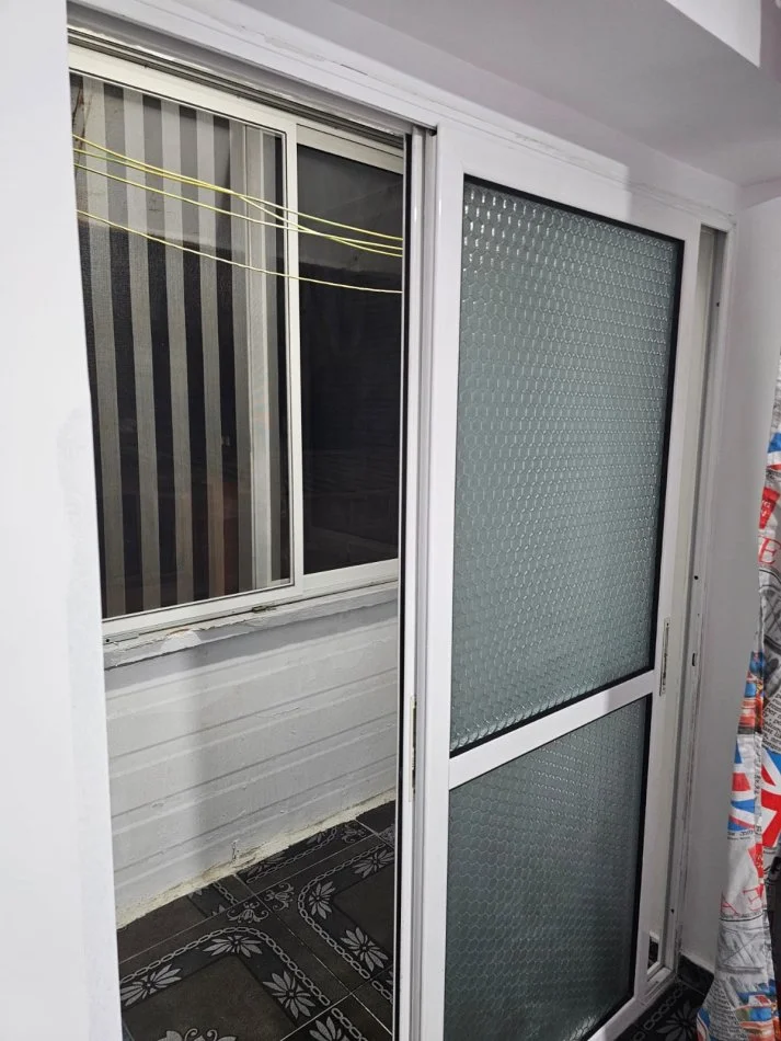 Tirane, jap me qera apartament 1+1 Kati 3, 60 m² 400 € (Rr. Arkitekt Sinani, Pall 234)