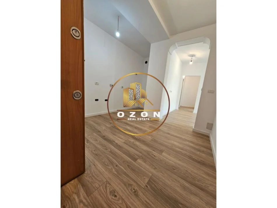 Apartament 1+1 për shitje , në rrugë kryesore tek Shkolla e Baletit!