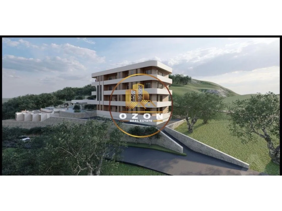 Shitet Hotel 4-katësh në Rradhimë, Vlorë!