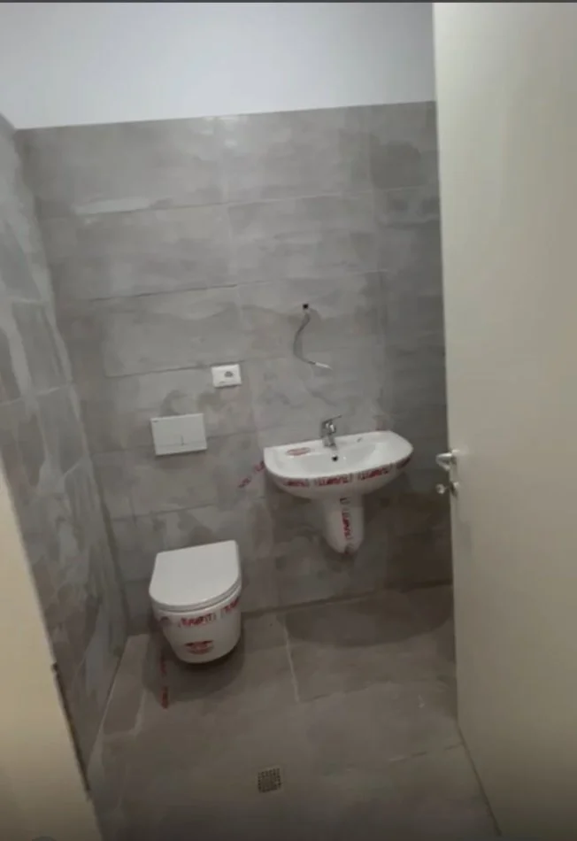 Tirane, shitet apartament 1+1 , 54 m² 58.000 € (Rruga e QTU)