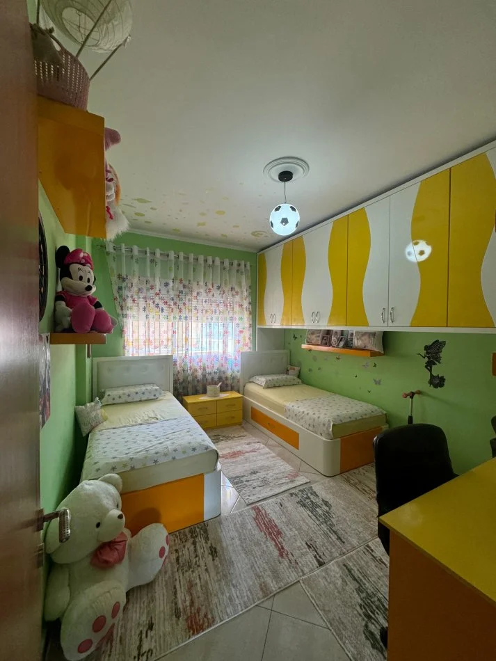 Tirane, shitet apartament 2+1+Ballkon Kati 5, 97 m² 130.000 € (Astir prane vila l)