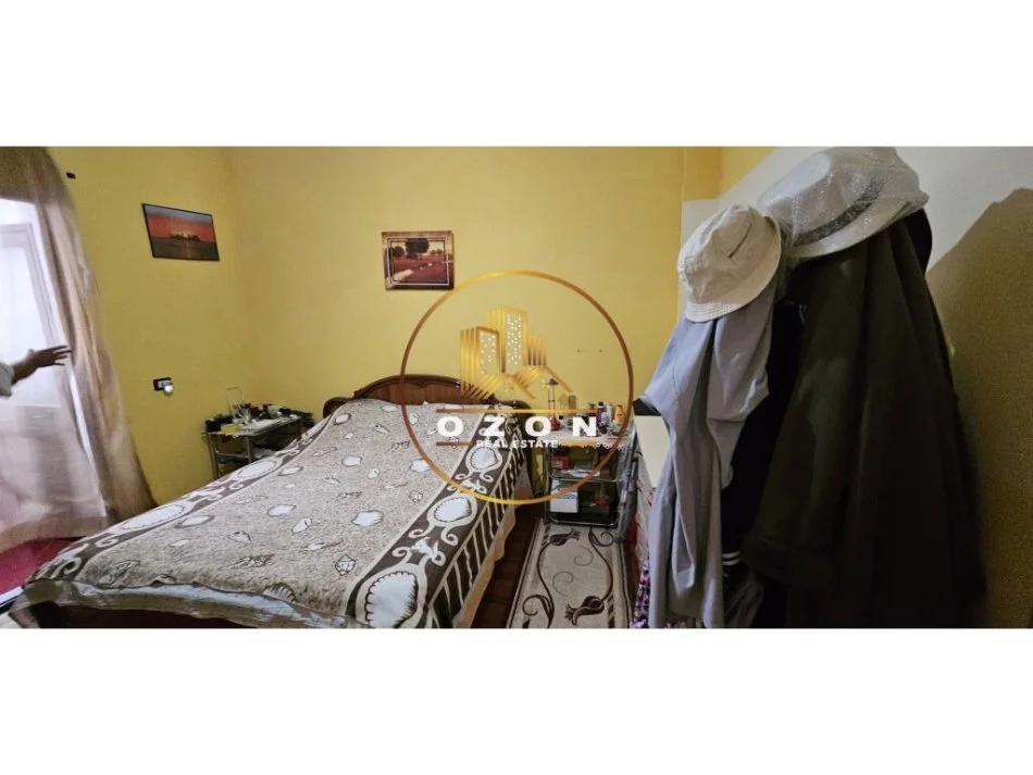 Shitet Shtëpi Private 3-katëshe, tek Rruga 5 Maji!