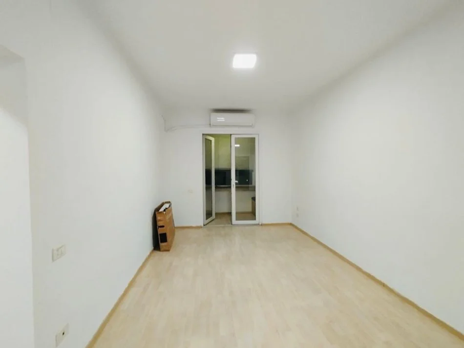 JEPET ME QIRA, APARTAMENT 4+1+2, QENDËR, TIRANË, 1000 EURO/MUAJ